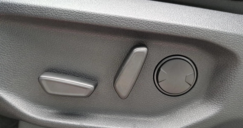 Volkswagen Amarok cena 300120 przebieg: 5, rok produkcji 2024 z Poznań małe 379